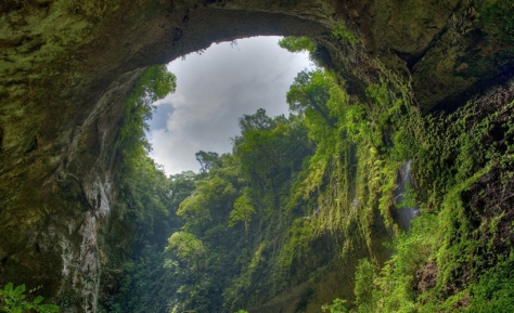 son-doong-cave-gate